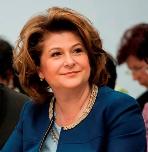 Rovana Plumb a obținut al treilea portofoliu important