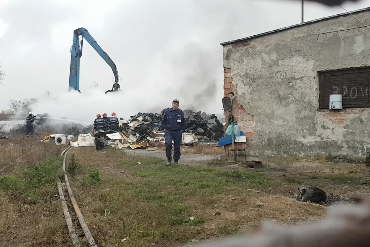 Alertă la centrul Remat Târgoviște. Flăcările se putea vedeau de la mare distanță