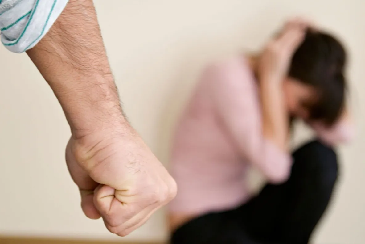 Ordin provizoriu de protecție, pentru un bărbat ce și-a amenințat soția