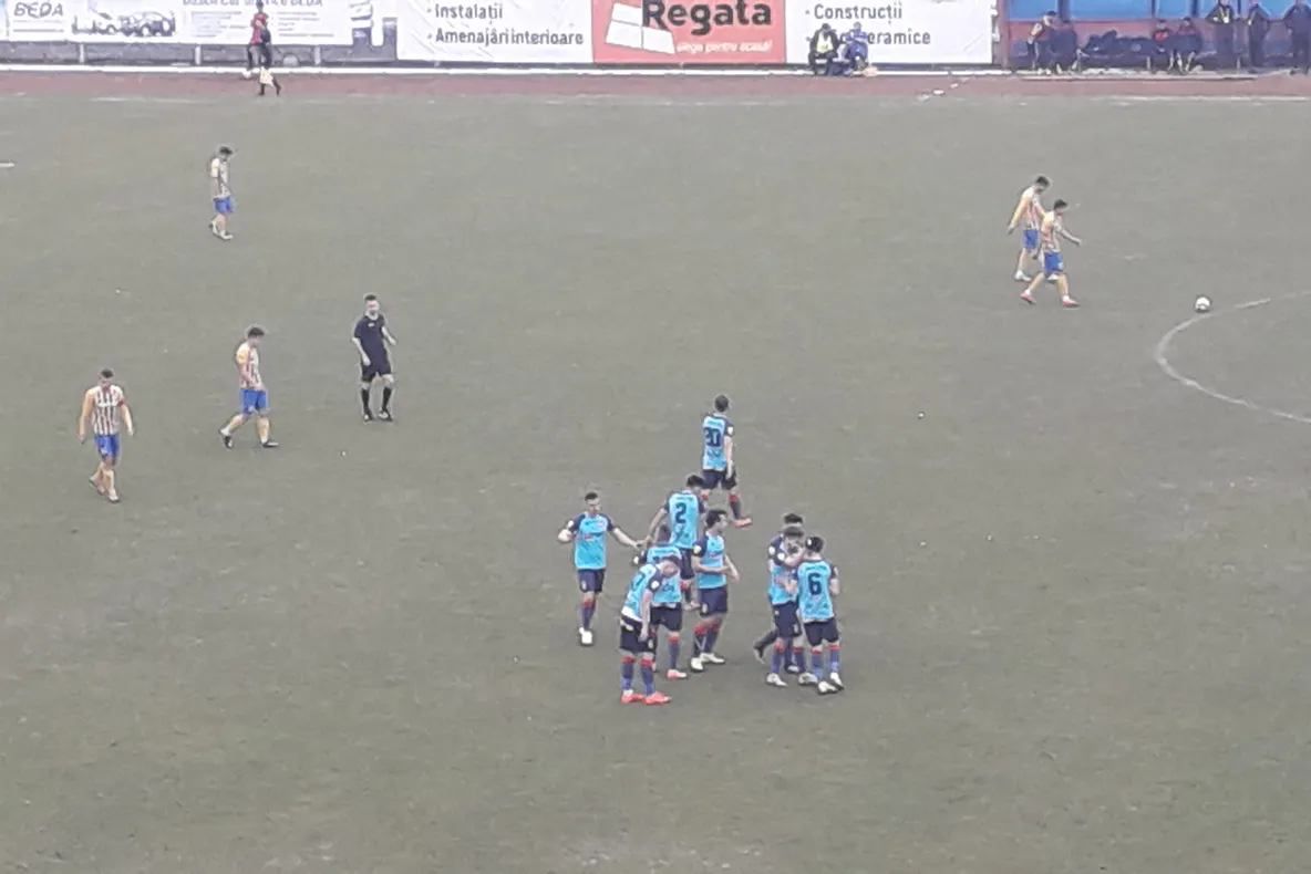 Foto-Video| Chindia câștigă cu Aerostar Bacău și revine pe primul loc în liga a doua