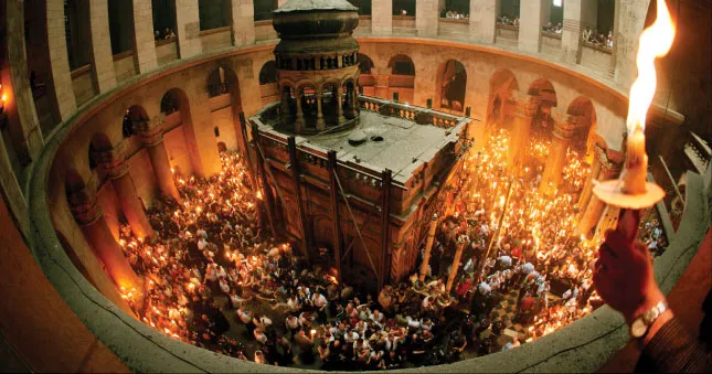 Lumina Sfântă de la Ierusalim, la Catedrala din Târgoviște