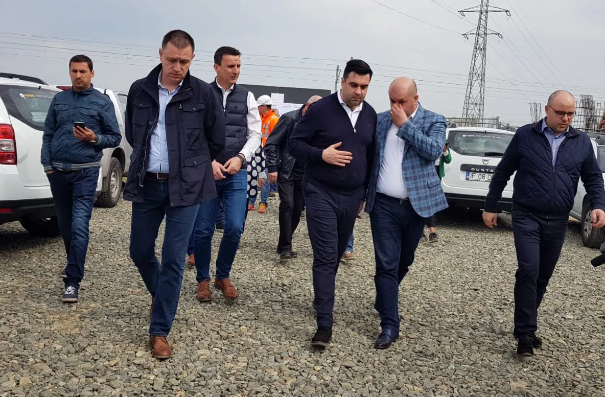 Pieton accidentat grav de un autoturism ce a derapat de pe șosea, pe DN 61