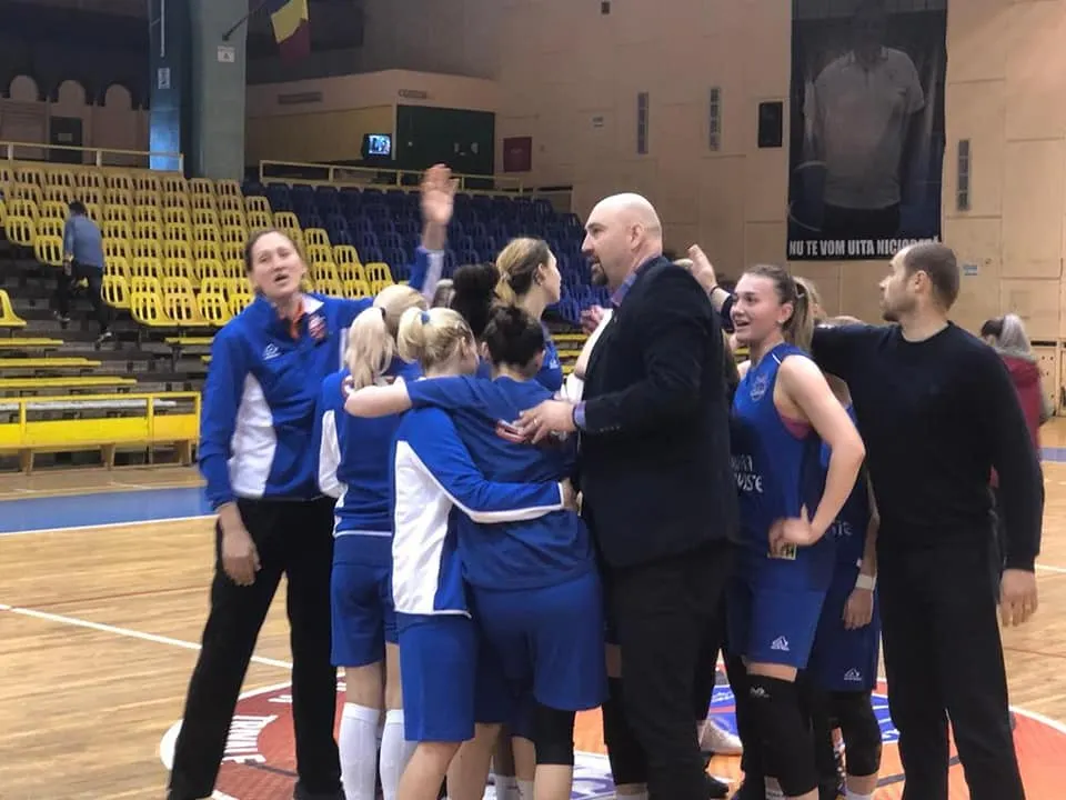 Bascht feminin: Victorie importantă pentru CSM Târgoviște pe terenul CSU Brașov(57-78)
