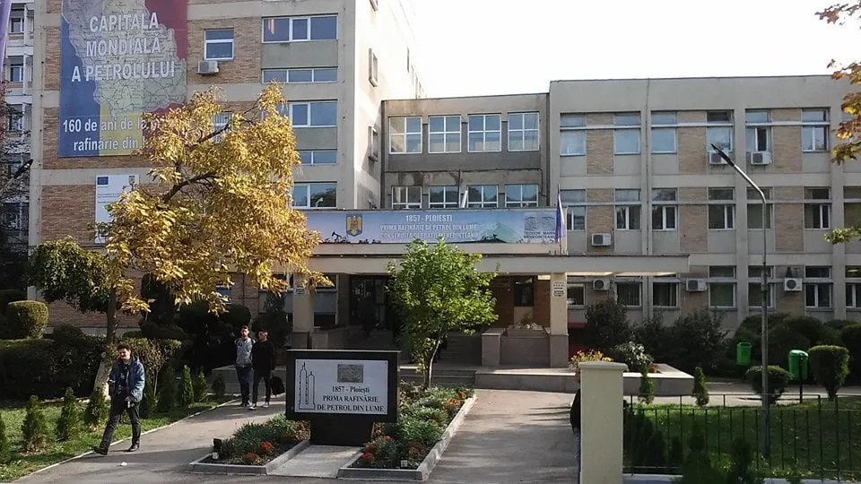 Elevi din Dâmbovița care sustin Bacalaureatul, meditați la Universitatea din Ploiești
