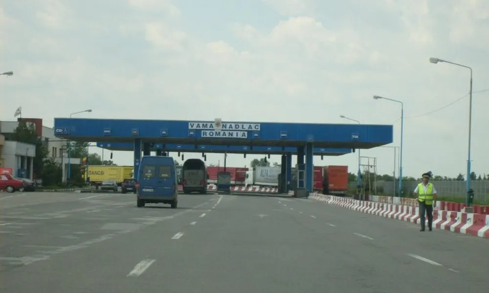 Târgoviștean urmărit pentru furt calificat, prins la vama Nădlac