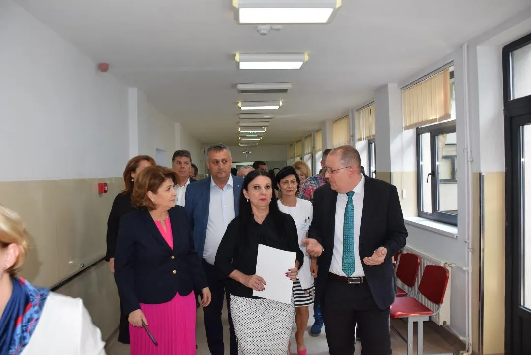 Sorina Pintea: Nu există diferenţe de personal între spitalele din ţară şi străinătate