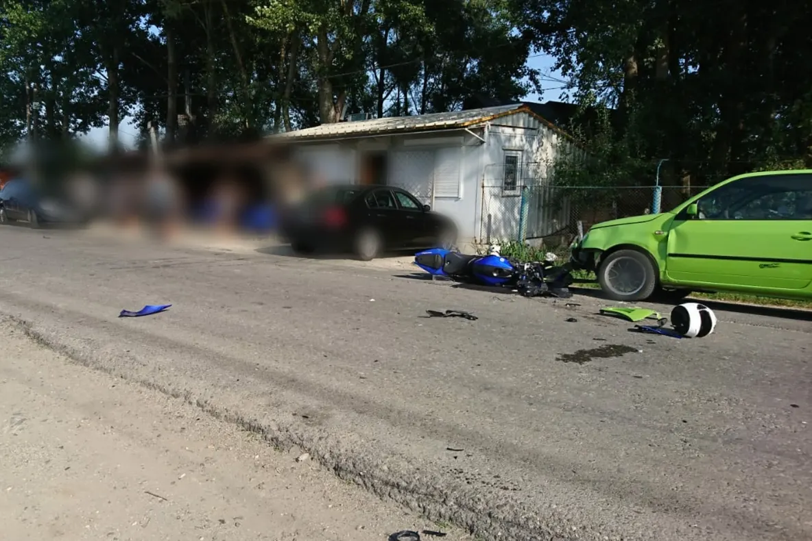 Accident teribil la Braniștea. Un motociclist și un biciclist au ajuns la spital