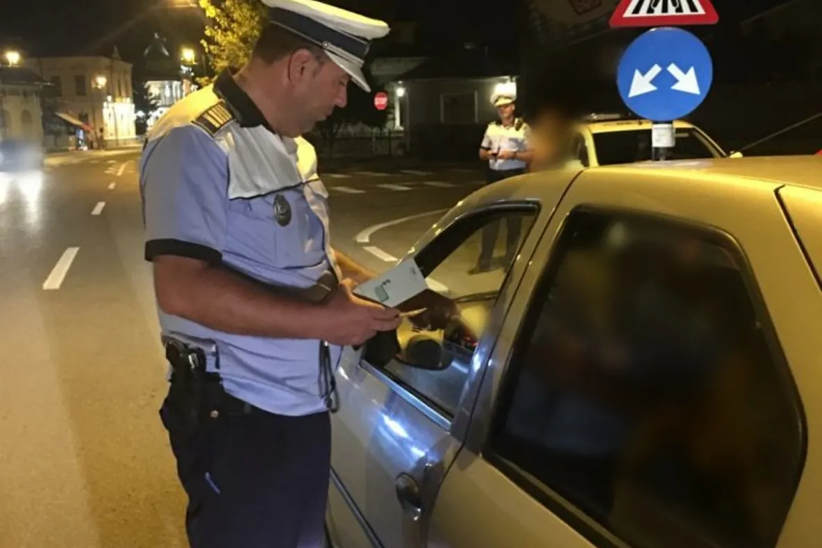 Bărbat prins la volan fără permis de conducere. Infracțiuni pe bandă rulantă