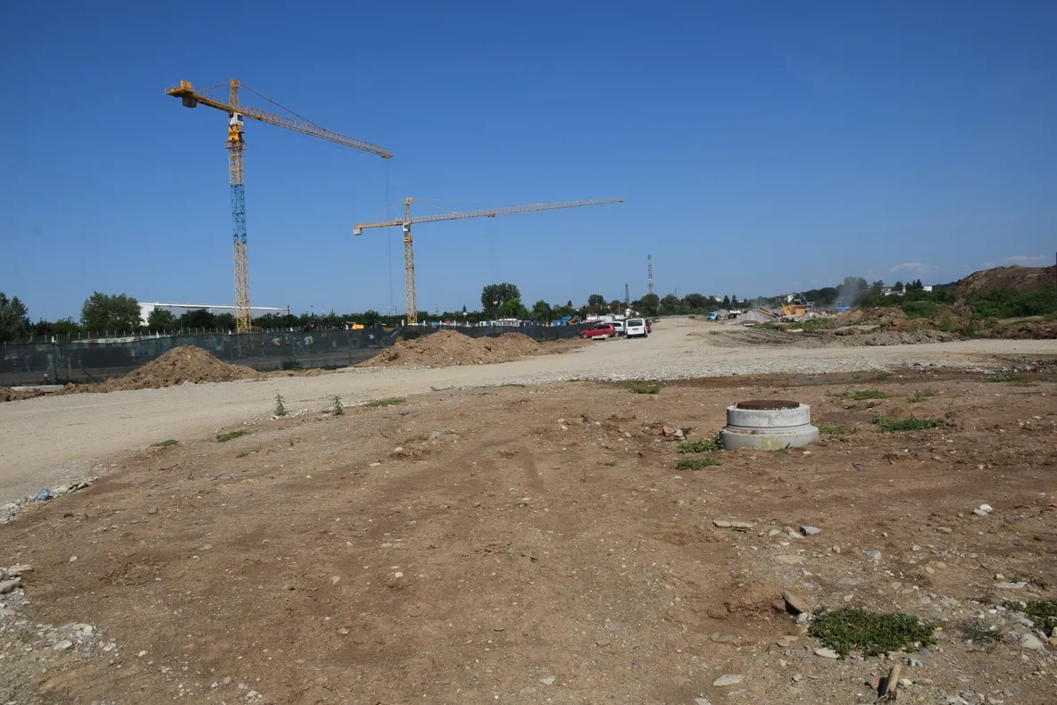 Probleme mari cu DJ 720 E. Beneficiarul, CJ Dâmbovița, acuză constructorul