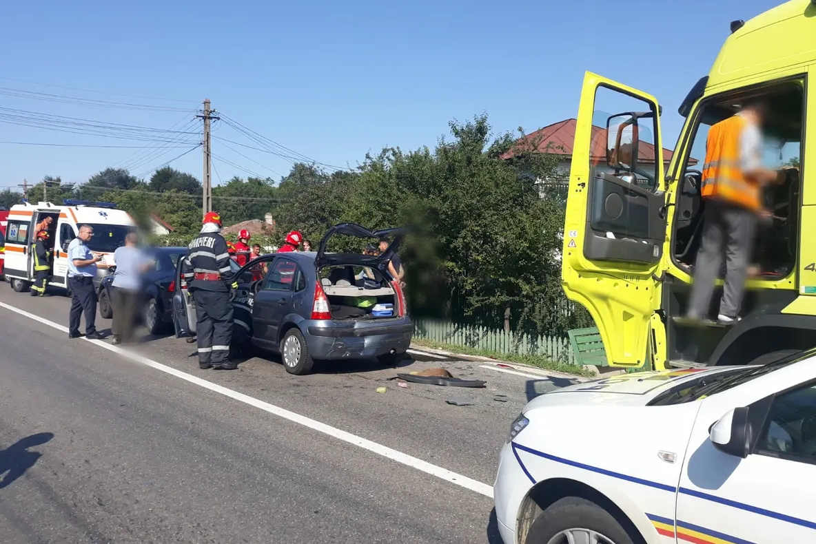 Update: (FOTO) Carambol pe DN 72. O persoană a fost rănită