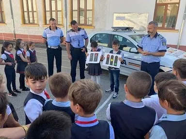 Programul "10 pentru Siguranță!" a ajuns în școlile dâmbovițene