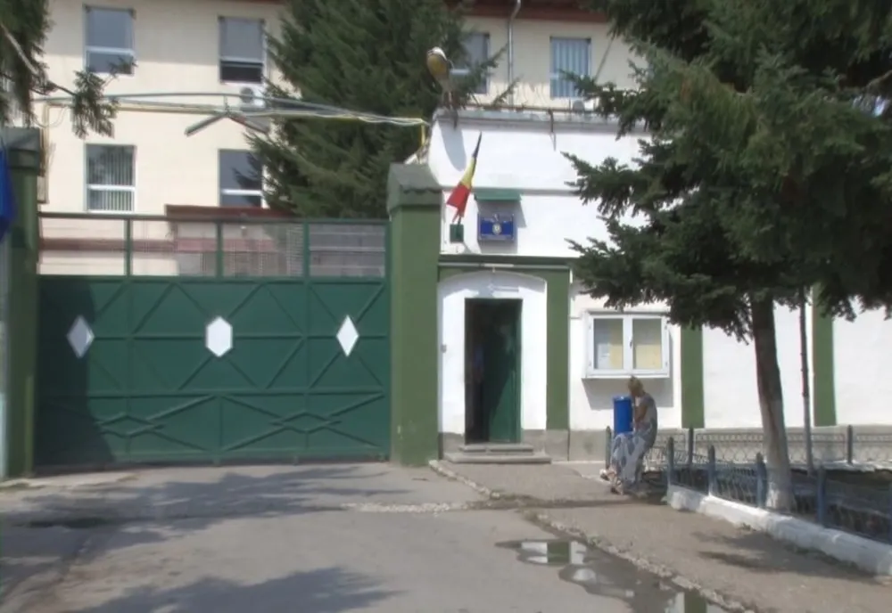 Încă doi tineri din Dâmbovița au ajuns după gratii. Tâlhărie și infracțiuni rutiere, sunt faptele ce i-au dus la pușcărie
