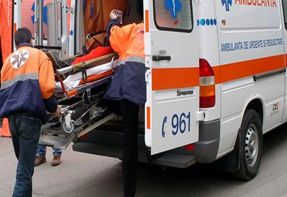 Salvat de la moarte. Un tânăr de 35 de ani, din Găești, a încercat să se spânzure. A fost salvat de un membru al familiei