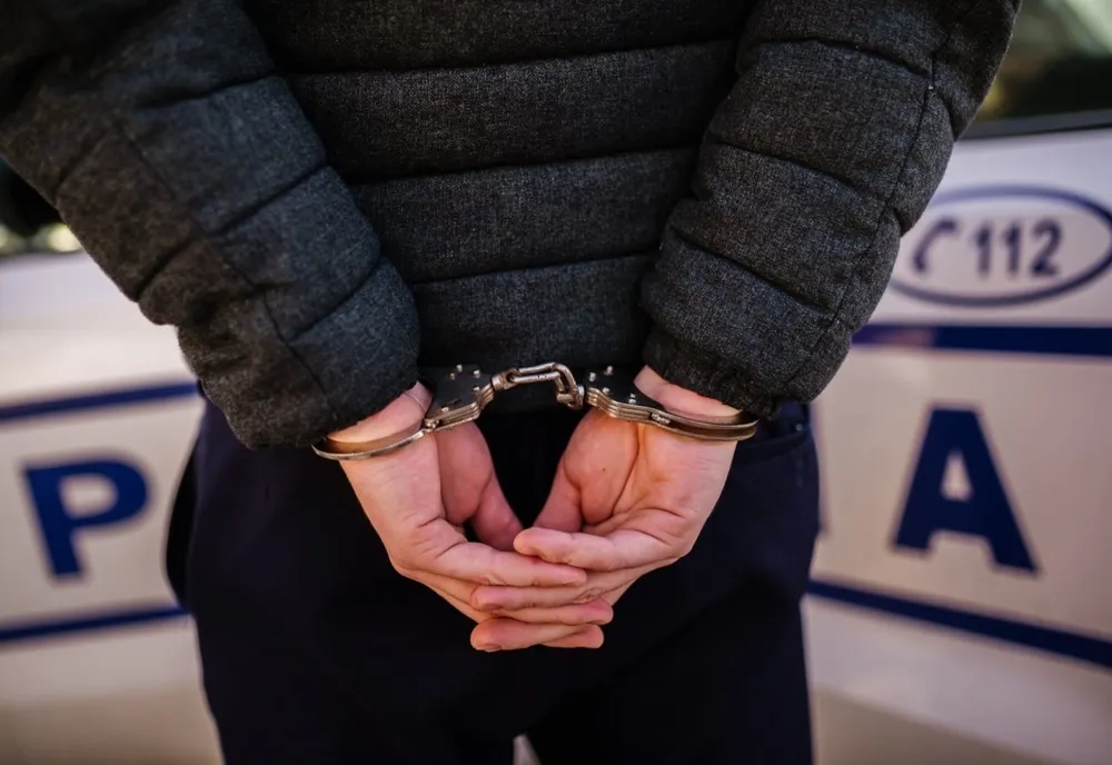 Bucureștean de 26 de ani reținut de polițiști după ce a ''terorizat'' două femei, din Dâmbovița