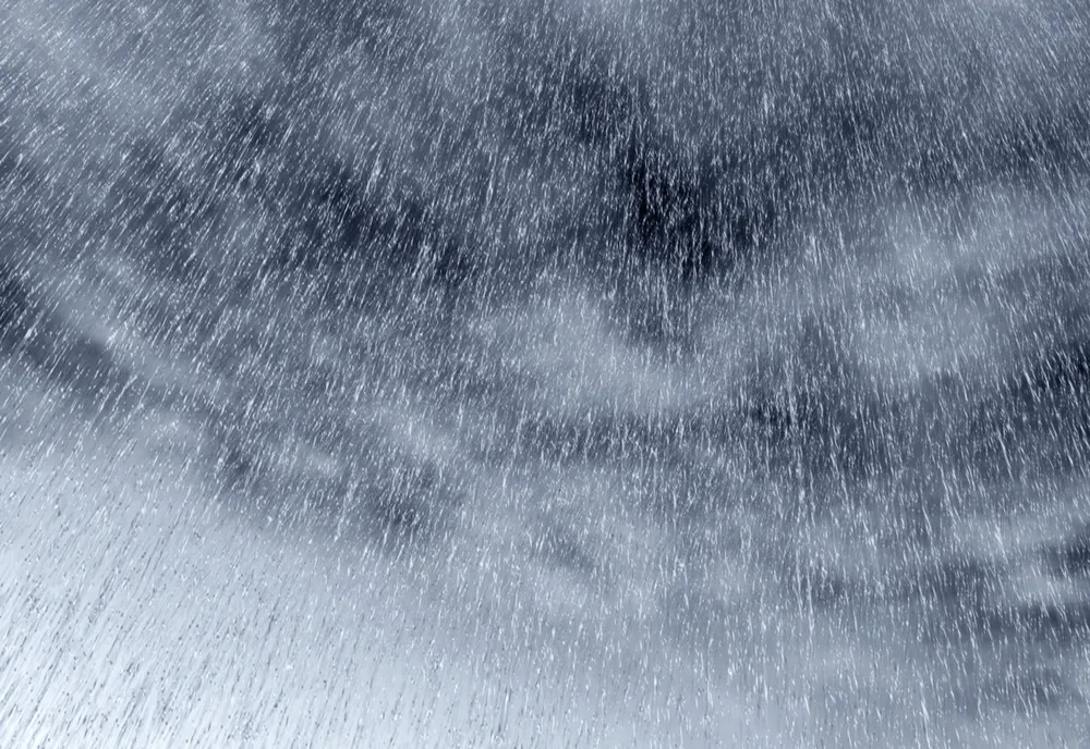Vești proaste de la meteorologi. Coduri de vreme rea și ploi abundente, în Dâmbovița. Până când mai țin ploile
