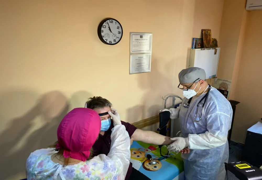 76 de medici de familie din Dâmbovița încep de astăzi vaccinarea anti-COVID în cabinete 