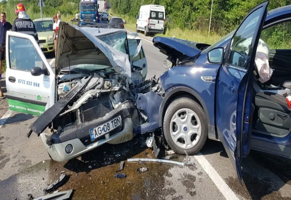 Dâmbovița. Două persoane rănite în urma unui accident pe DN 72