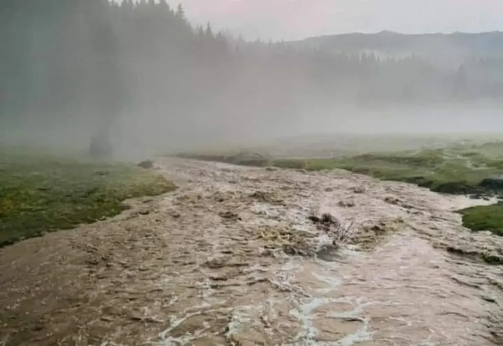 Unul dintre cele mai frumoase trasee turistice din Bucegi este închis.  Anunțul Salvamont Dâmbovița