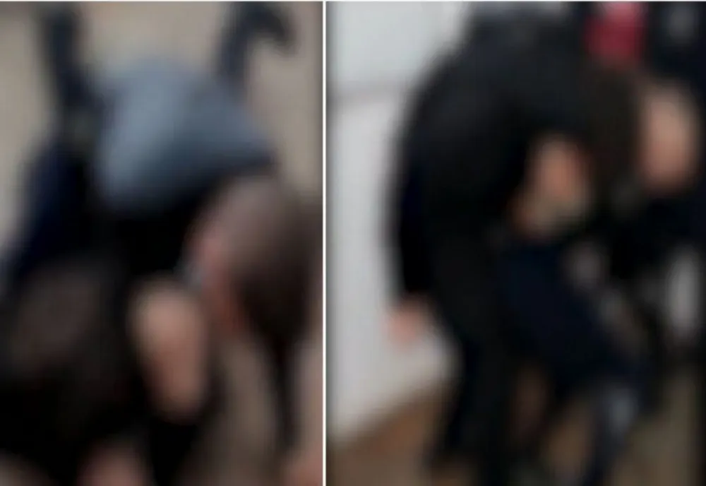 Dâmbovița. Elev bătut și umilit în clasă, chiar de colegul de bancă