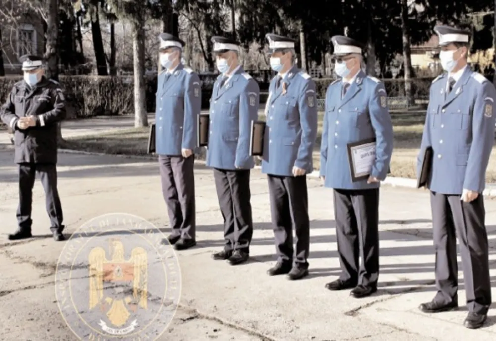 Cinci subofițeri de la Jandarmeria Dâmboviţa au trecut în rezervă 