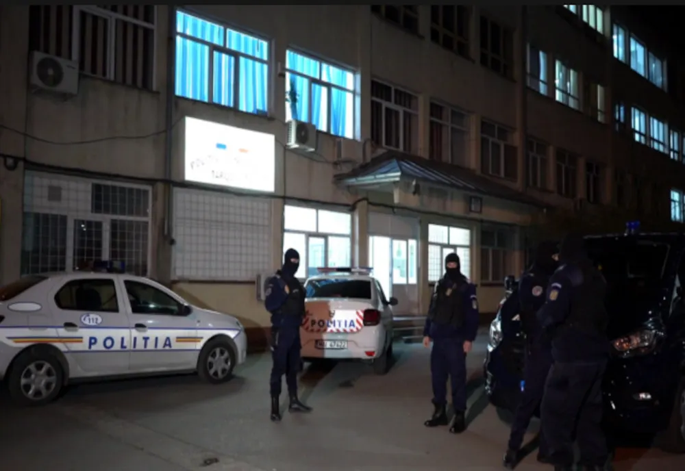 Doi tineri, sechestraţi și umiliţi de cinci bărbaţi, într-un apartament din Târgoviște