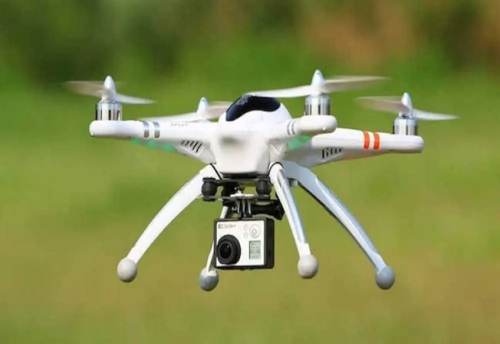 Garda de Mediu cumpără drone pentru fiecare județ. Echipamentele vor căuta surse de poluare 