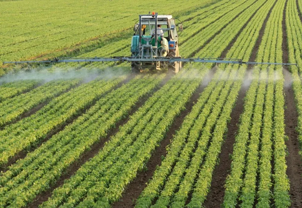 Ucraina interzice exporturile de îngrășăminte. Agricultorii români, loviți în plin