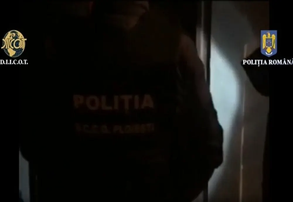 Anchetă DIICOT Ploiești. Un sindicat fictiv a luat, pe abonament, mii de telefoane mobile pe care nu le-a plătit, dar le-a vândut