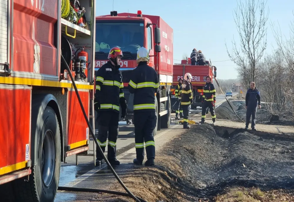 Explozie puternică la o casă din Dâmboviţa. Trei persoane au fost rănite