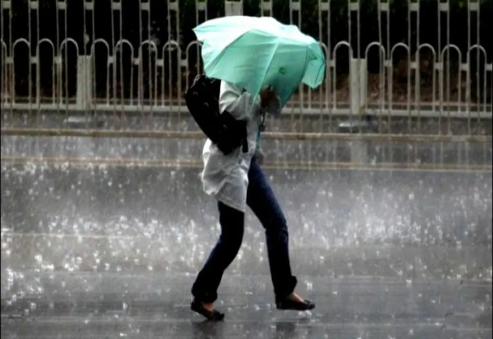 Atenționare meteo în Dâmbovița! Cod galben de ploi torențiale, vijelii și grindină