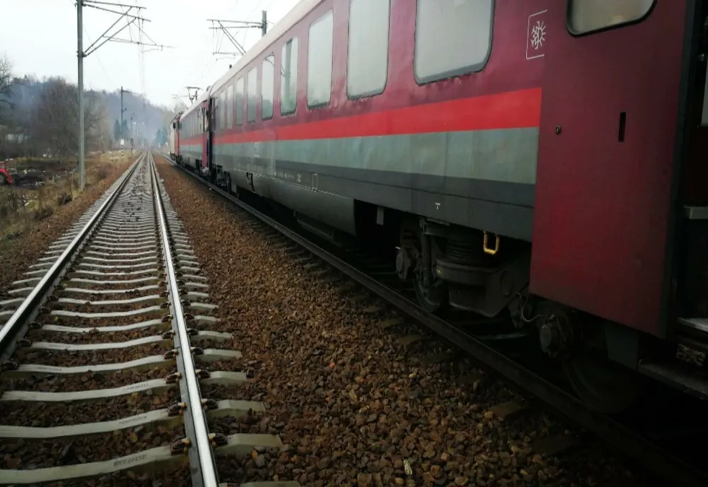 Dâmbovița. Minor de 15 ani, lovit mortal de tren. Întârzieri de zeci de minute pe magistrala 101 București - Piteşti