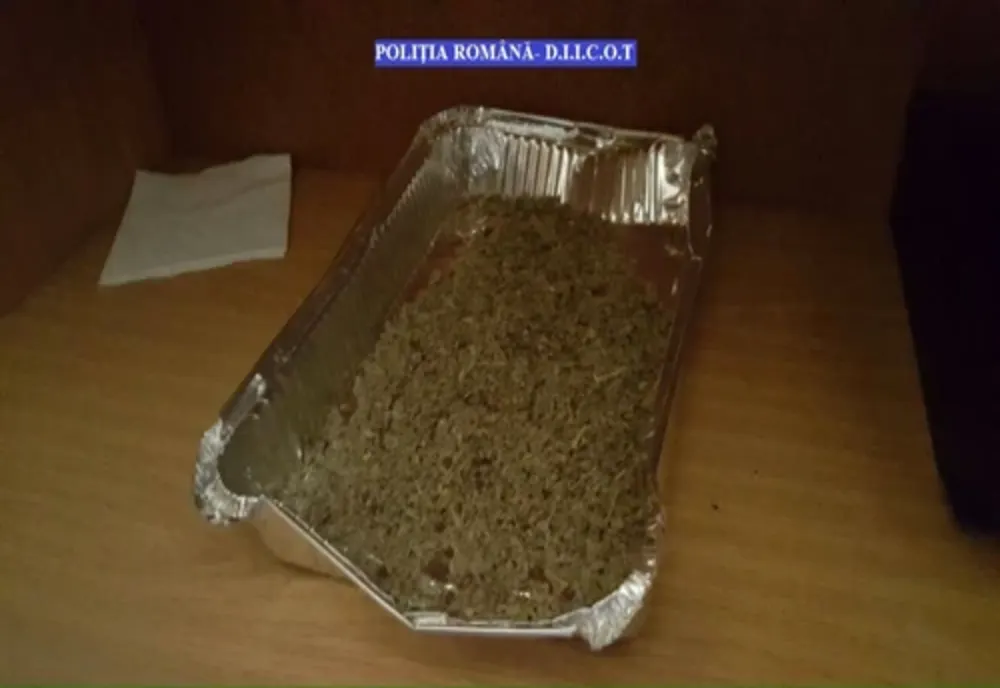 Bărbat din Dâmboviţa, prins în flagrant când vindea cannabis
