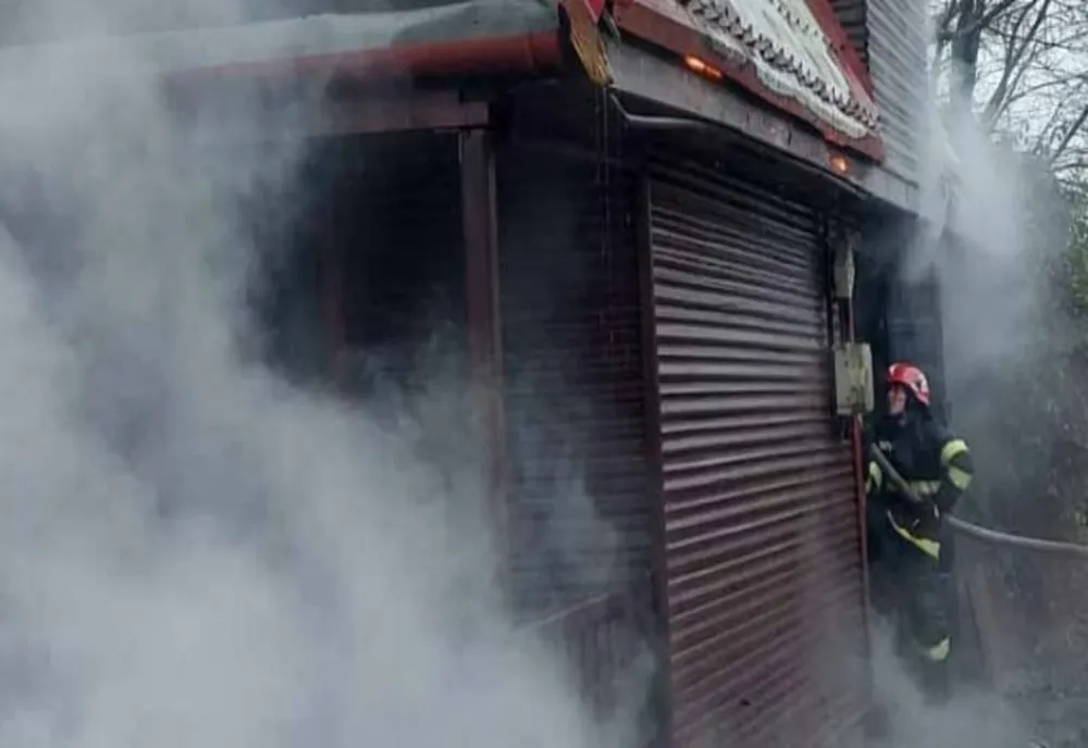 Intervenție în cazul unui incendiu izbucnit la o casa în comuna Bilciurești