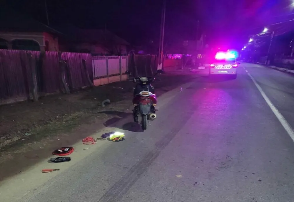 Bărbat beat criță și fără permis s-a rănit după ce a căzut de pe moped