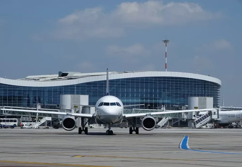 40 de diplomați ruși, EXPULZAȚI din România – Putin își repatriază spionii de la București! Momente de grad zero la Aeroportul Otopeni