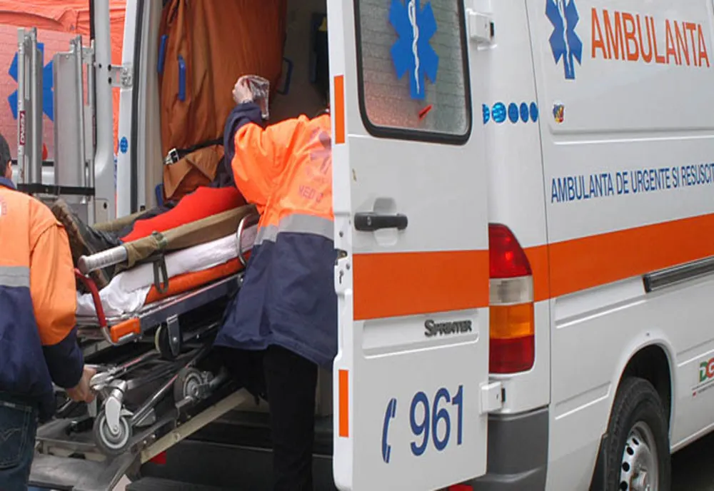 Dâmboviţa. Accident rutier produs la intersecția Drumului Național 71 cu drumul județean 701. O femeie a avut nevoie de îngrijiri medicale