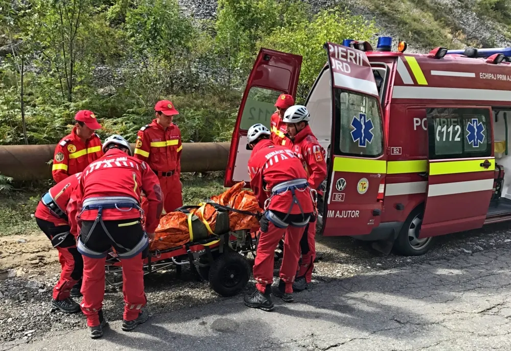 33 de persoane, salvate în ultimele 24 de ore de salvamontiștii montani