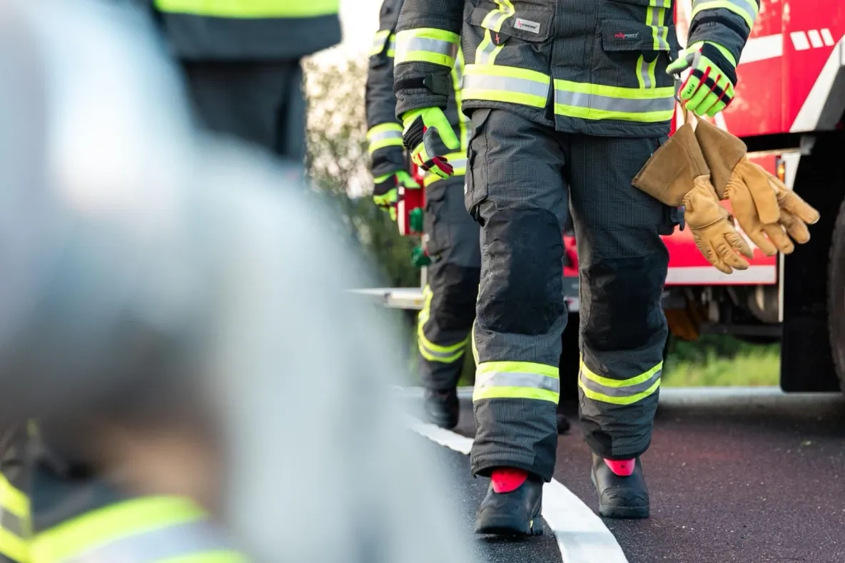 Alertă în Bulgaria: Explozie urmată de un incendiu devastator la un depozit de armament