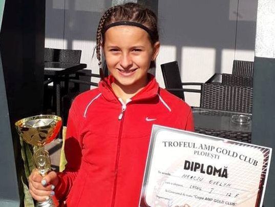 Târgovișteanca Evelyn Neacșu, de neoprit, la Cupa Zizin la tenis de câmp