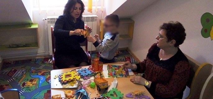 Centrul de zi pentru copii cu autism și Sindrom Down din Târgoviște a devenit neîncăpător