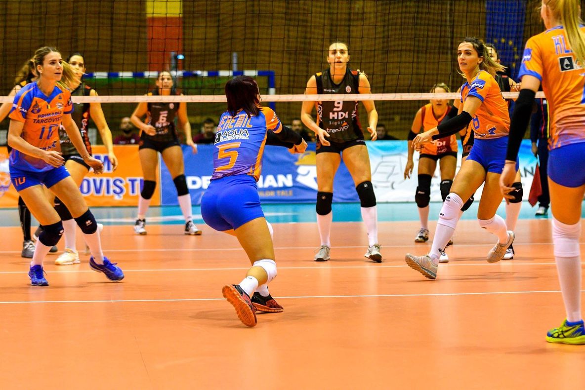 Volei feminin: Victorie fără emoții, pentru CSM Târgoviște, în deplasarea de la Lugoj
