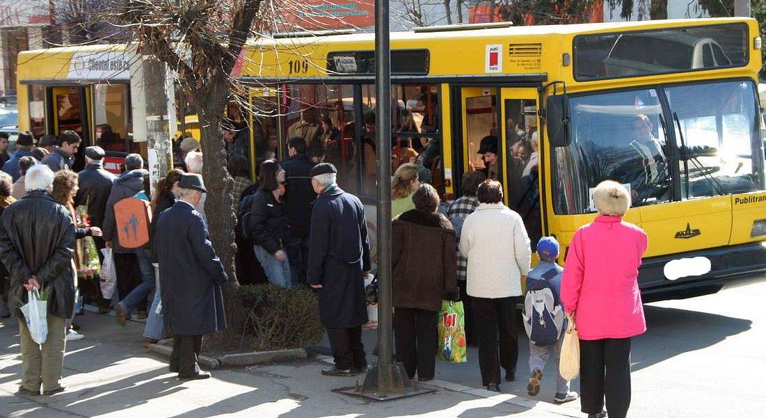 Se mărește plafonul pensiei pentru care se acordă gratuitate de transport, la Târgoviște