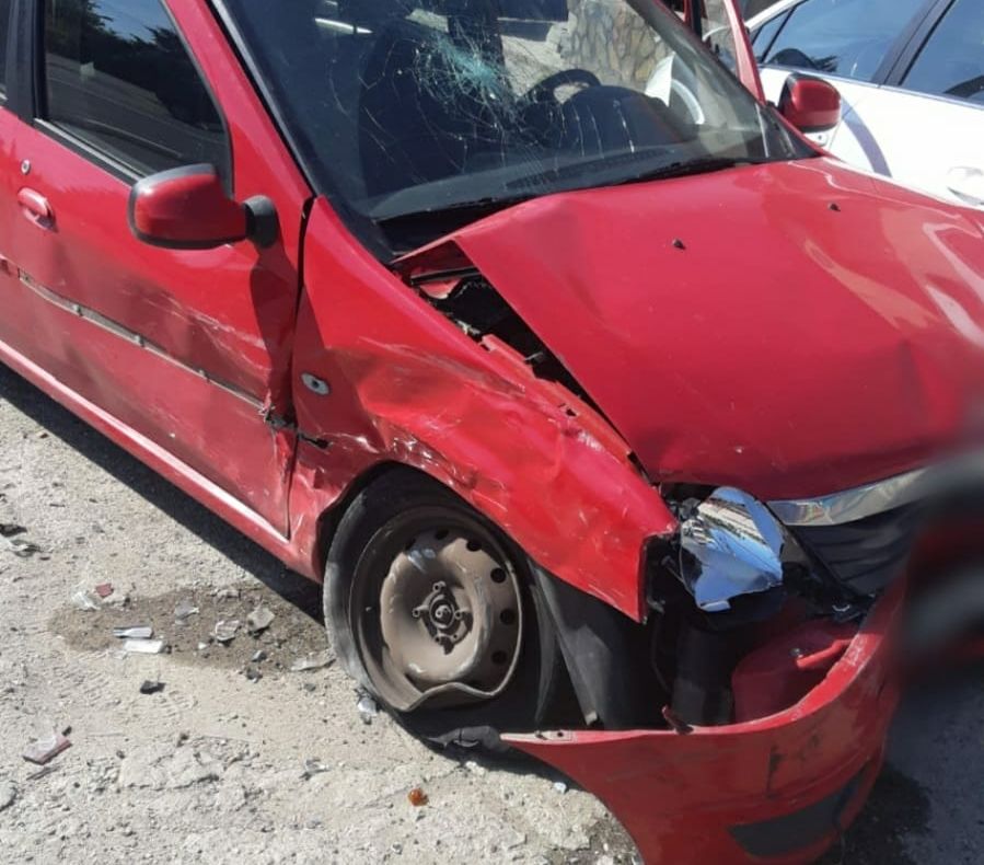 Trei mașini s-au ciocnit pe DN 1 A în Crevedia. O persoană a fost rănită ușor