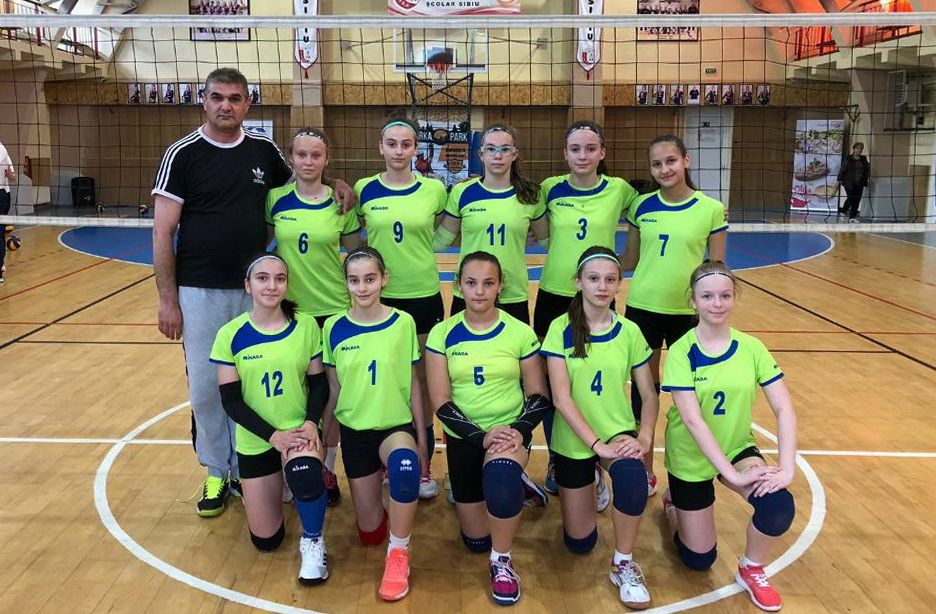 Speranțe confirmate. Echipa de volei fete de la CSȘ Târgoviște este vicecampioană națională
