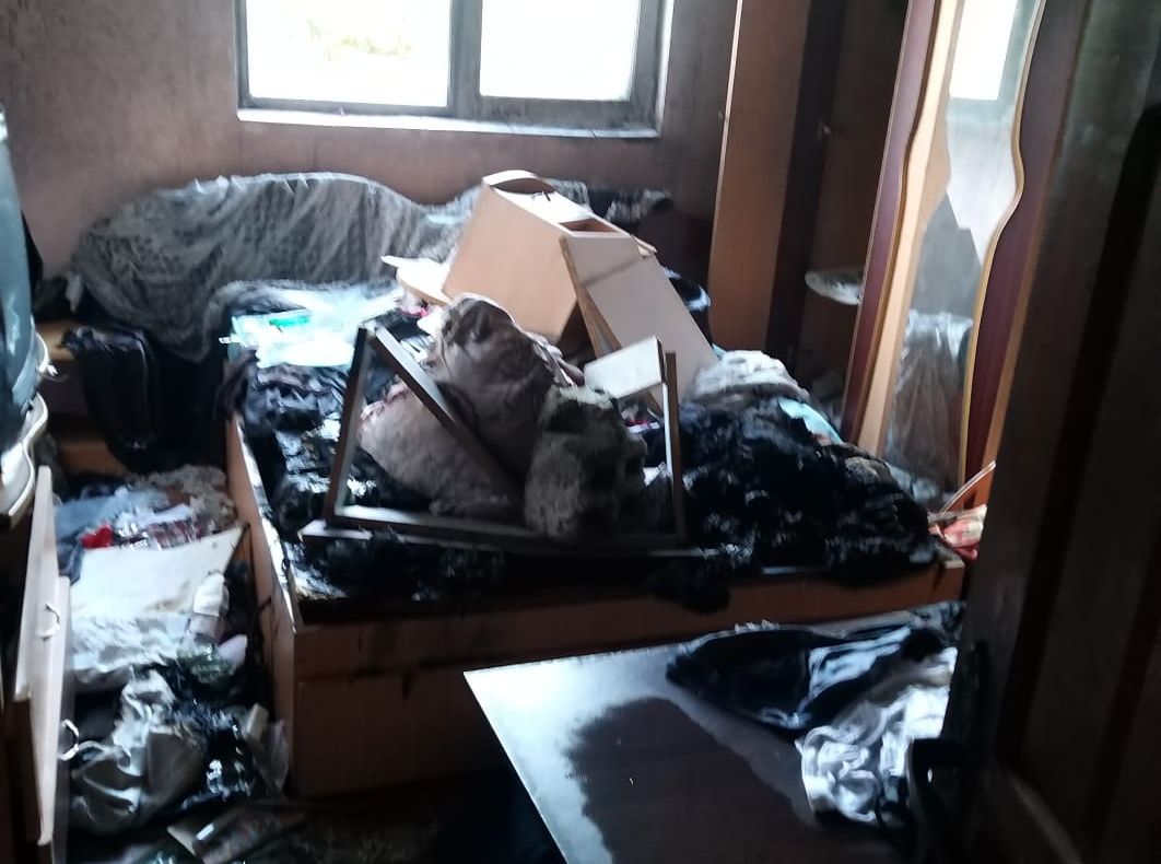 VIDEO UPDATE Apel la 112 la Titu. Un bărbat a reclamat că i-a fost incendiată casa de niște hoți