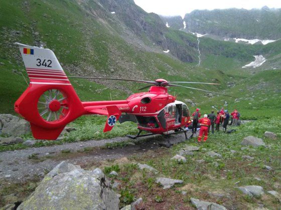 Patru adolescenţi, salvaţi după ce s-au rătăcit în munţii Bucegi