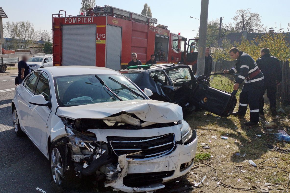 Accident teribil pe Șoseaua Găești. Trei ambulanțe s-au dus la fața locului