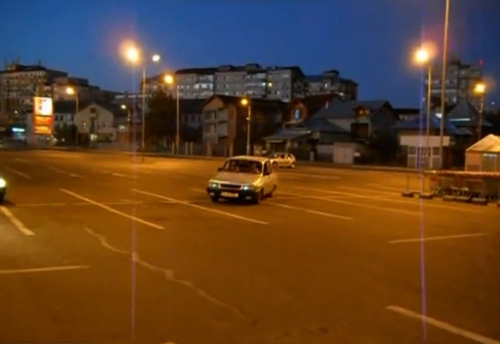 Dosar penal pentru doi tineri târgovișteni, ce participau la curse ilegale de mașini, în parcarea unui supermarket