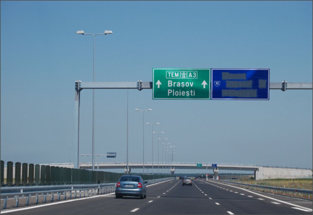 Viteze record pe A3. Șoferi prinși conducând cu aproape 250km/h