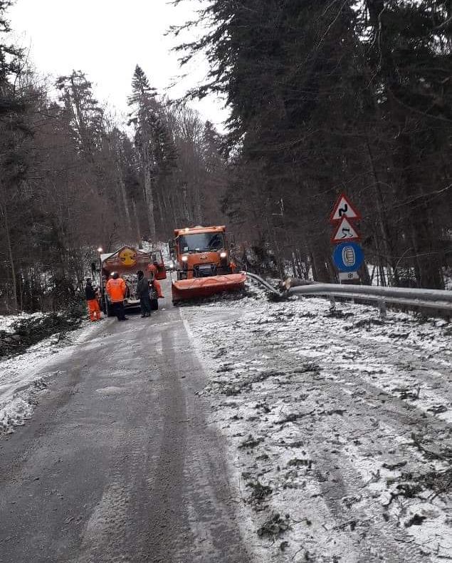 Foto-Video| DN 71 a fost deblocat și redat circulației. Se mențin restricții pe DJ 713